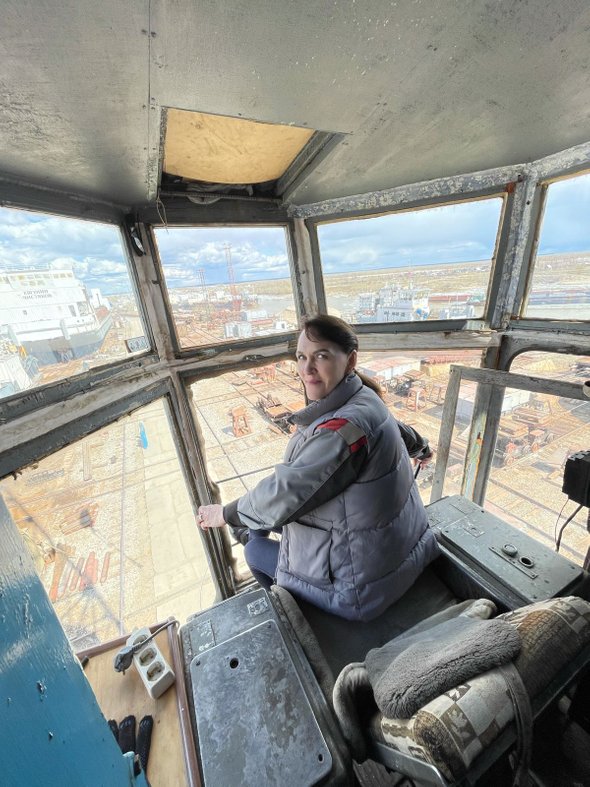 Елена Генералова. Интервью с единственной в мире выморозчицей кораблей: о жизни с тираном, нужде, многодетности и «сложной» профессии