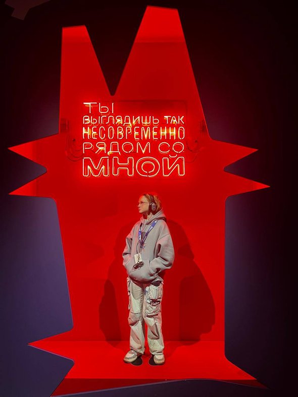 «Оценки ребенка — это его дела, за них нельзя ругать». Подростки — о том, как их надо воспитывать