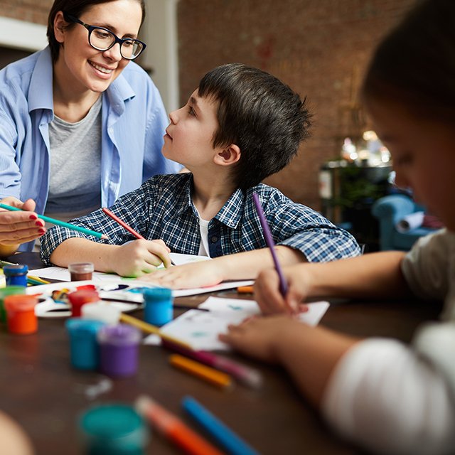 «Семейная школа, в отличие от государственной, — это не „камера хранения“»