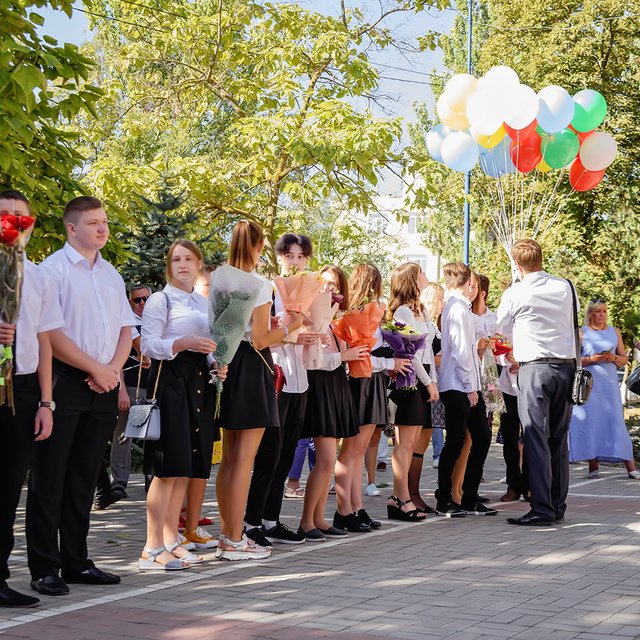 «Со стороны школы было много цензуры». Что не так с «Последними звонками»: мнение выпускников