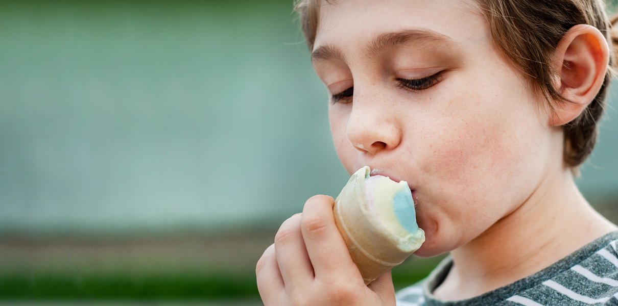 «Оптимальная длина каникул — месяца полтора»: директор школы — о лете, учёбе и отдыхе педагогов