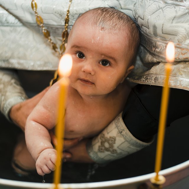 Можно ли крестить ребенка без крестных?