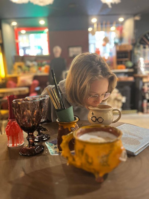 «Оценки ребенка — это его дела, за них нельзя ругать». Подростки — о том, как их надо воспитывать