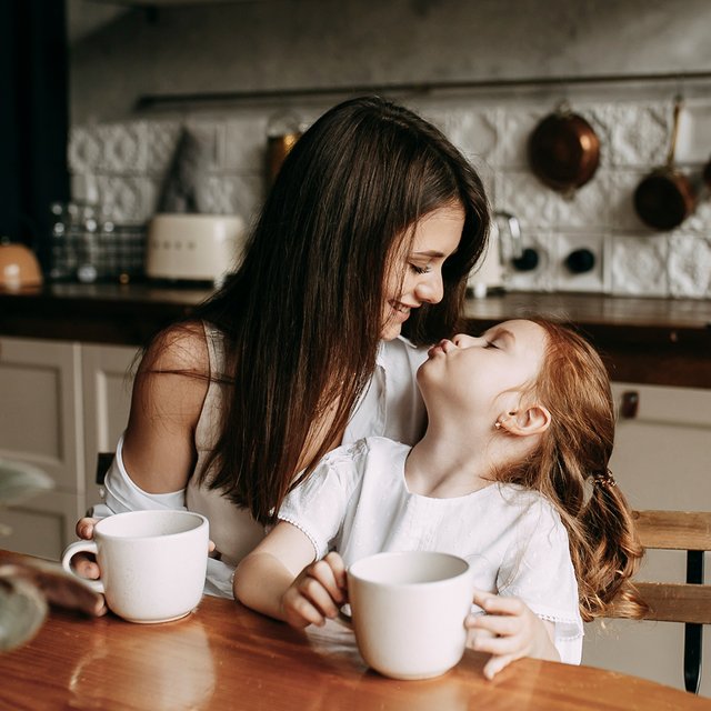 Зачем трогать дерево, или Как родителям расслабиться дома