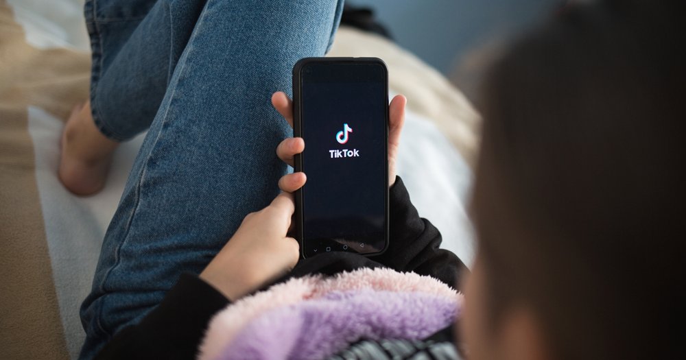 TikTok запускает новый инструмент, который поможет пользователям-подросткам соблюдать режим дня