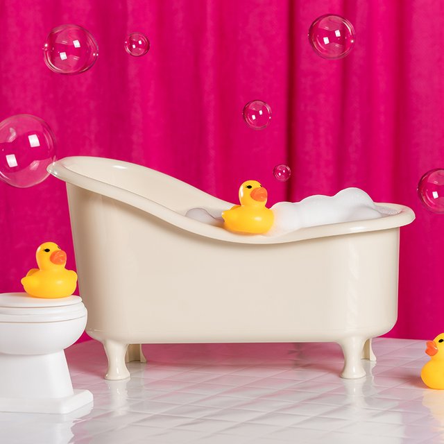 Внучке 8 лет, а ее до сих пор моют родители! Как им объяснить, что это не нормально?