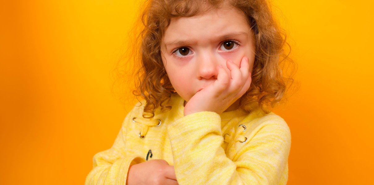 Как отучить ребенка сосать палец: советы педиатра и стоматолога - arnoldrak-spb.ru