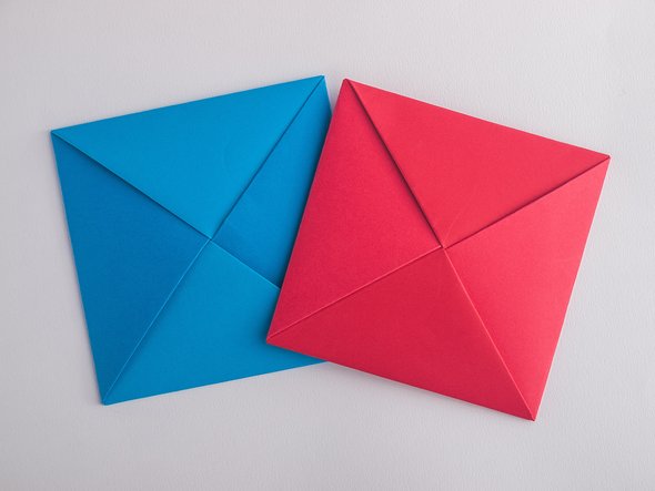 Конверты для игры в ттакчи. Фото: Flying Camera / Shutterstock / Fotodom