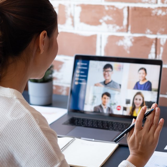 «Видеоконференцсвязь»? «Видео-конференц-связь»? «Видео-конференцсвязь»? Как писать слово правильно