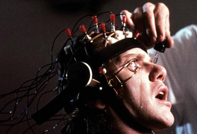 Администрация школы заставляет учителя смотреть вебинары и отчитываться об этом. Это законно?