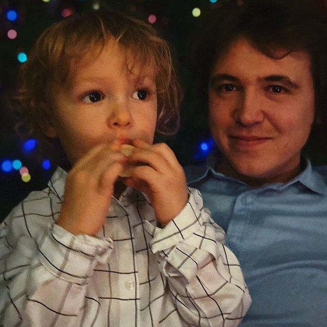 «Ребёнок виноват меньше всех». Правила воспитания Юрия Сапрыкина из «Страдающего средневековья»