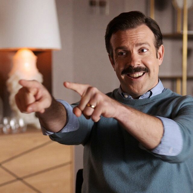 «Не взорваться, если кто-то назовёт твою работу услугой». Зачем учителям смотреть сериал «Тед Лассо»