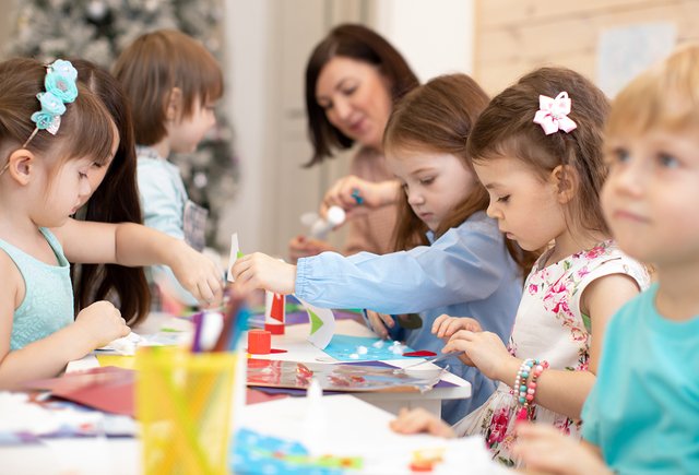 На ОГЭ скандал, в детских садах переполнены группы, а клевета на учителя стала нормой