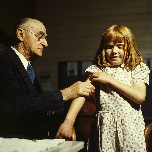 В Европе (и в России тоже) стали чаще болеть корью. Почему и как это связано с отказом от прививок