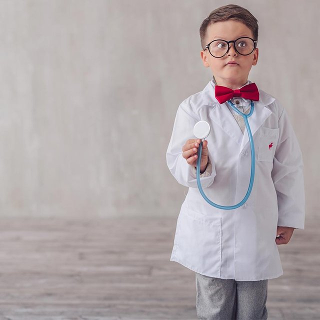 Брату 10 лет, и он постоянно придумывает себе болезни. Что с этим делать?