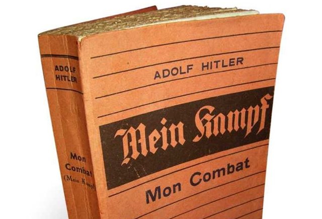 «Майн Кампф» Гитлера могут включить в школьную программу Германии