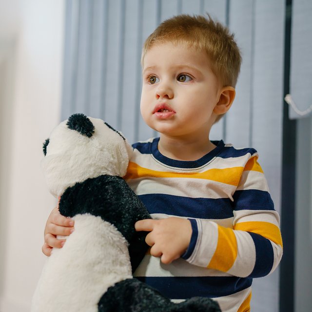 Ребёнок 3 лет хочет только играть, развивающие занятия игнорирует: что делать