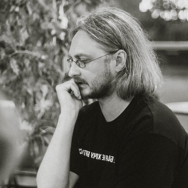 «А нормально, что они обзывают друг друга?»: режиссёр «Межсезонья» — о воспитании, взрослении и разнице поколений