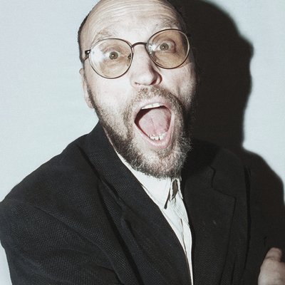 8 современных поэтов,
о которых необходимо
узнать школьникам