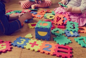 Обложка «Мой ребёнок уже умеет считать, переведите его в группу постарше!» Что не так с этим подходом