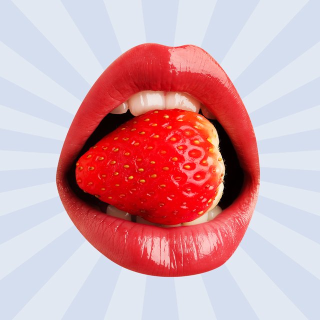 Можно ли кокетничать с другими людьми, находясь в отношениях? Отвечает Уставший Миллениал