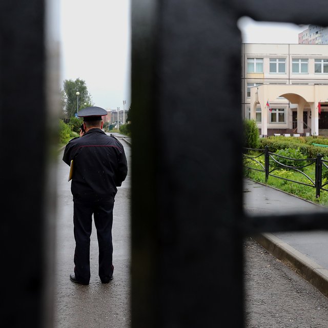 В Челябинске школьник напал на детей и учителя с ножом и молотком, есть пострадавшие: что известно о ситуации