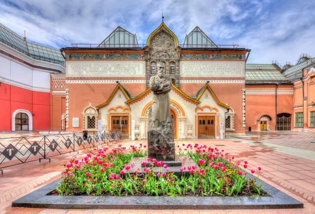 Третьяковская галерея возобновит бесплатный вход для сотрудников всех музеев России