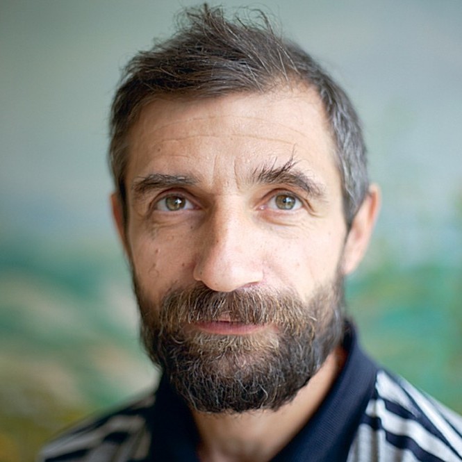 "Учителя сажаем в стеклянный бокс. Всех на проверку к психиатру"