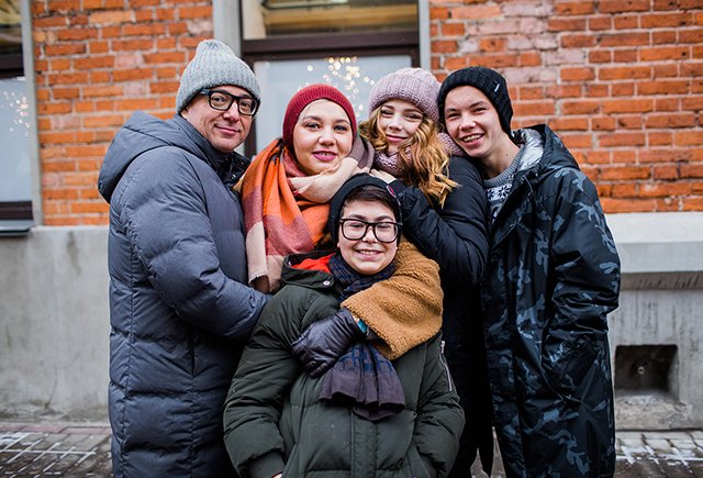 «У нас нет деления на приёмных или кровных. Мы изначально не делали из этого тайну»