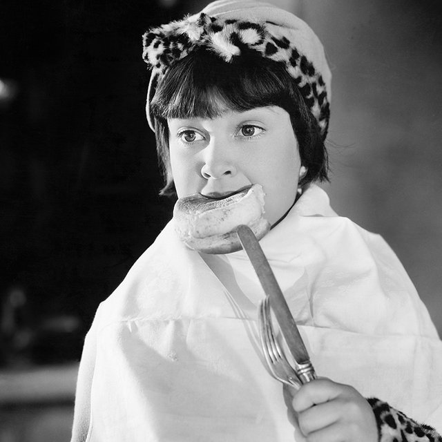 Ребенок не успевает поесть в школе за 10 минут. Сколько должна длиться перемена для завтрака и обеда?