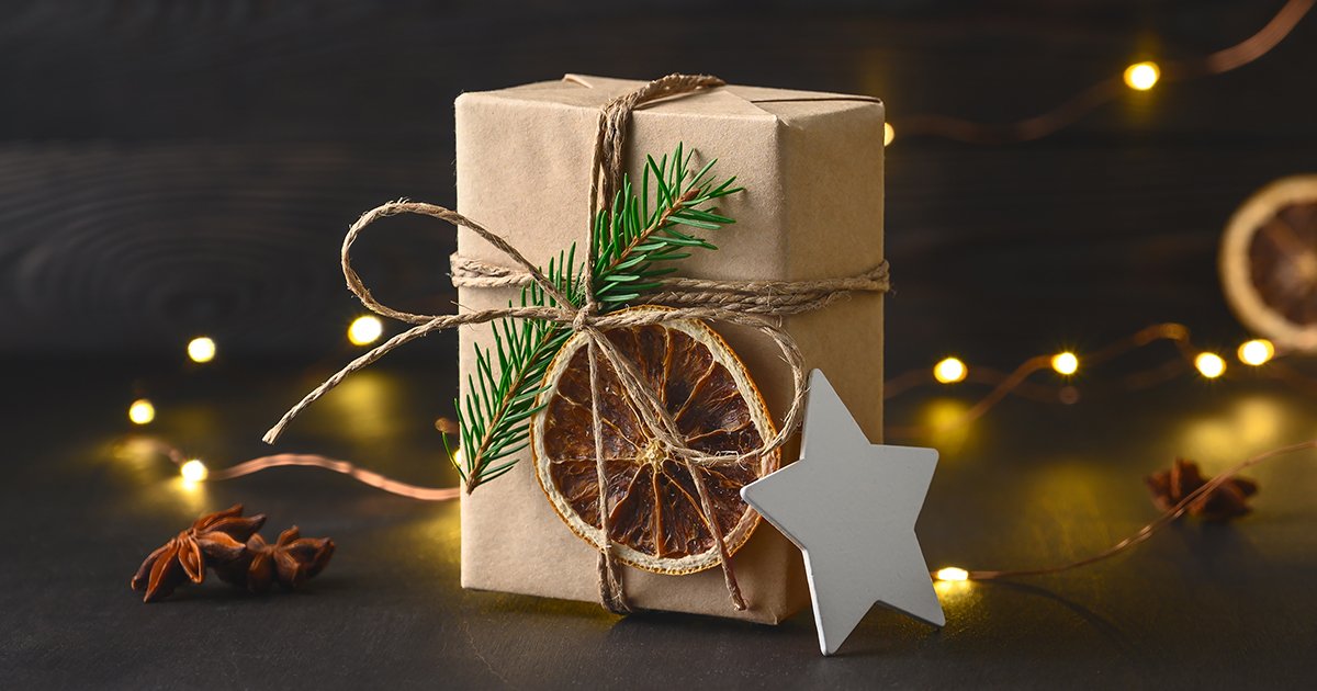 35 ярких способов упаковки новогодних подарков