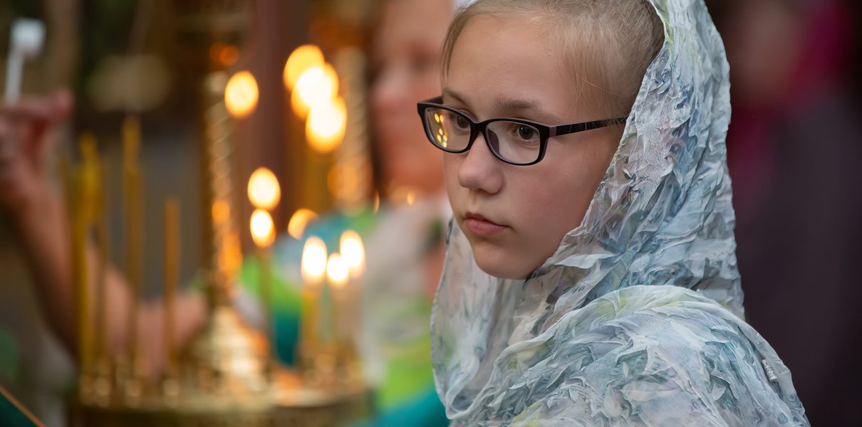 Я испытываю неловкость, когда прихожу с родителями в церковь. Как сказать им об этом?