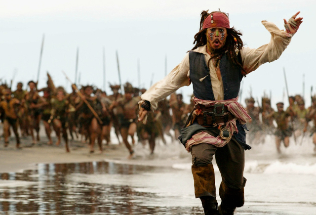 Как правильно: врассыпную или в расыпную