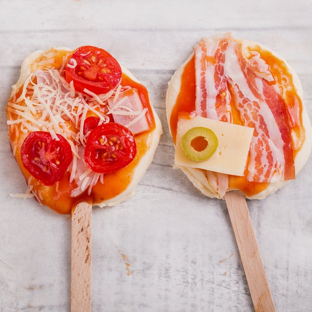 5 рецептов снеков для долгих прогулок: пицца на палочке, самодельные батончики мюсли и другие идеи