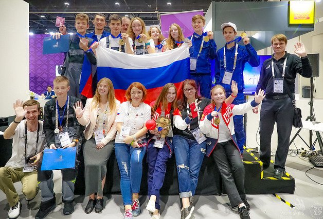 Обложка Российские школьники победили на чемпионате JuniorSkills в Абу-Даби