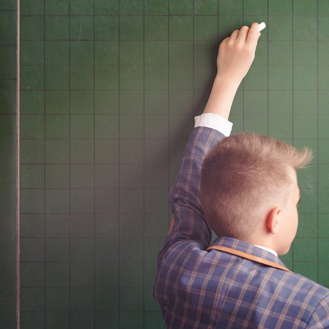 Всё, что надо знать родителям школьников: про новую программу, поборы, первый класс и токсичность Вити Малеева