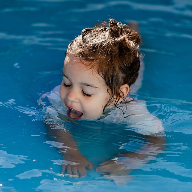 Отравление на море: откуда берутся инфекции и как обезопасить себя и детей