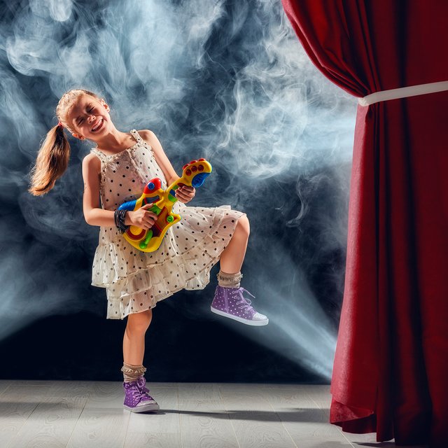 «Погоня за дипломами и местами уничтожает детей». Как развить и не загубить талант ребёнка