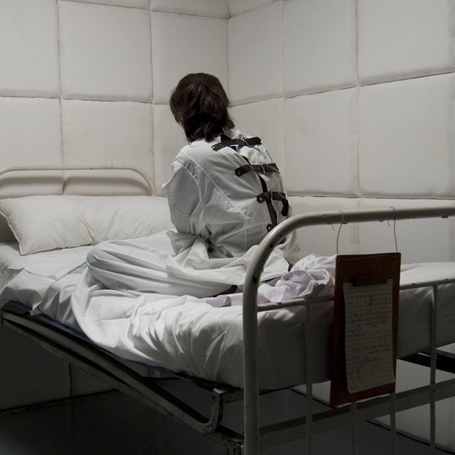 «Насилие и расчеловечивание». Что изменилось в законе о психиатрической помощи