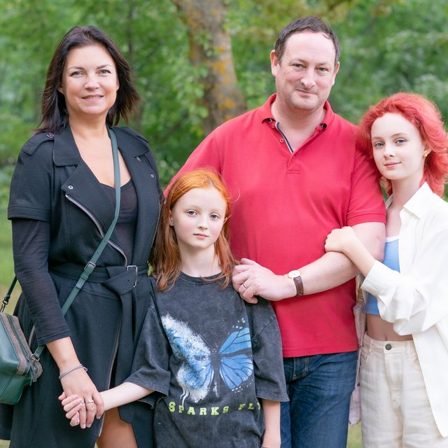 «С коляской я гуляла один раз». Правила воспитания певицы Хелависы из группы «Мельница»