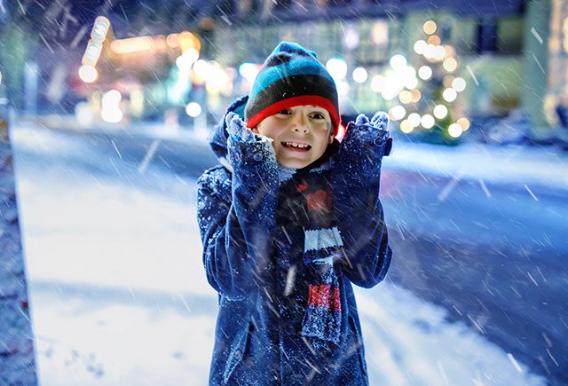 Можно ли гулять по центру в новогоднюю ночь без взрослых, если мне нет 18?