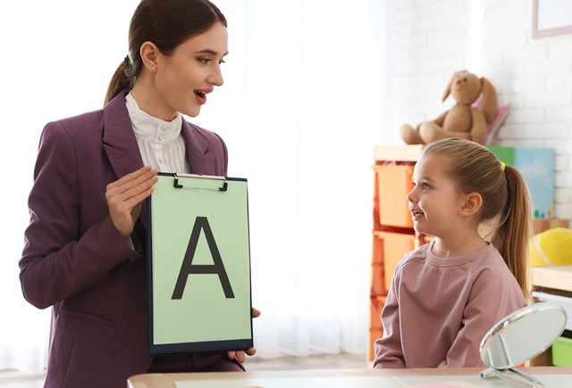 Может ли учитель-логопед в школе совмещать основную деятельность с работой педагога начальной школы?