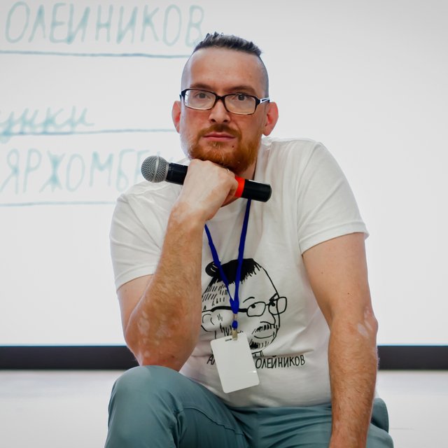 «В советском детстве было много жести». Писатель Алексей Олейников — о темах подростковых книг