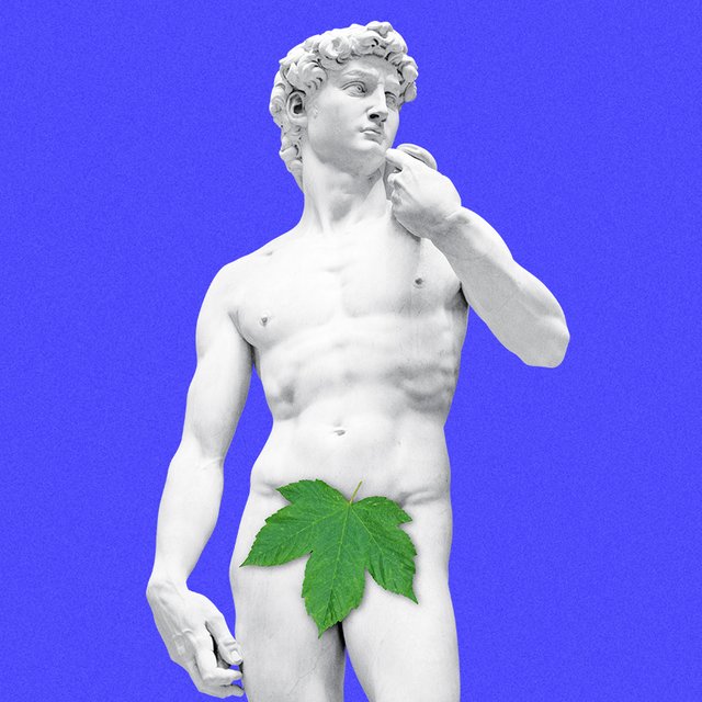 «В неглиже» — это как? В одежде или без неё