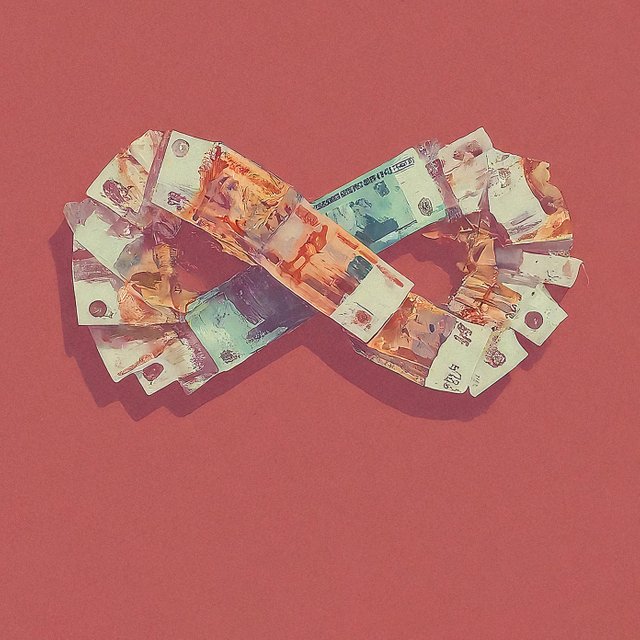 «Вот вы получили премию, но 10 000 нужно вернуть. Принесите мне наличными»: учителя – о поборах в школе