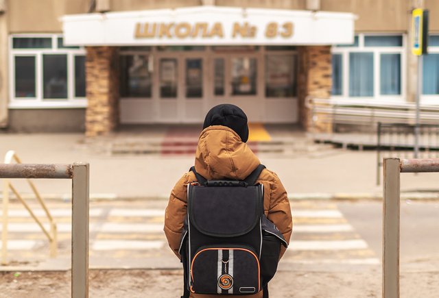 Обложка Они боятся, когда учитель повышает голос. Как педагогу работать с травмированными детьми