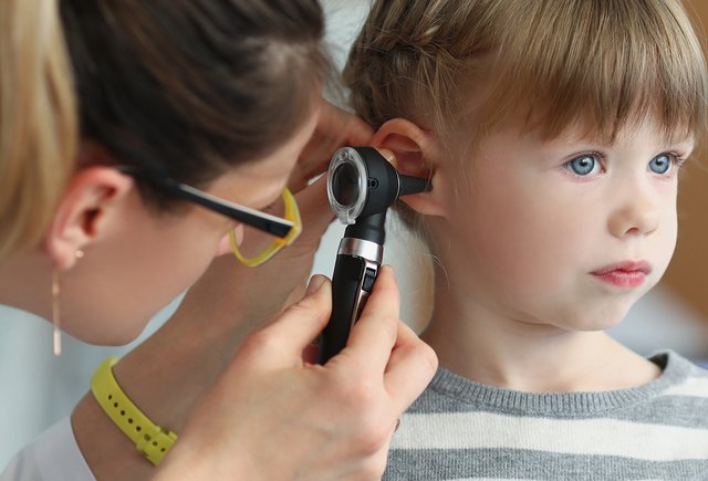 Чем отоларинголог отличается от оториноларинголога и почему они оба — лоры