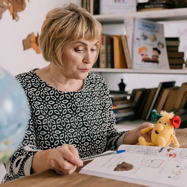 «Это оказалось прибыльным делом». Как учительница из сельской школы открыла бизнес на Ozon