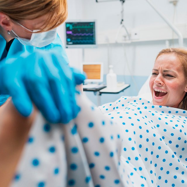 «Работа в родильном — это соковыжималка». Анонимный монолог акушерки с 25-летним стажем