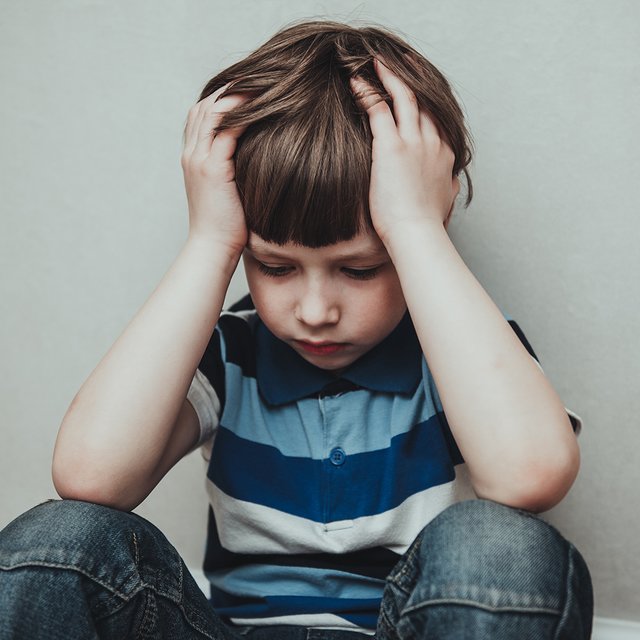 Ребёнок всего боится и постоянно тревожится: что происходит и как ему помочь